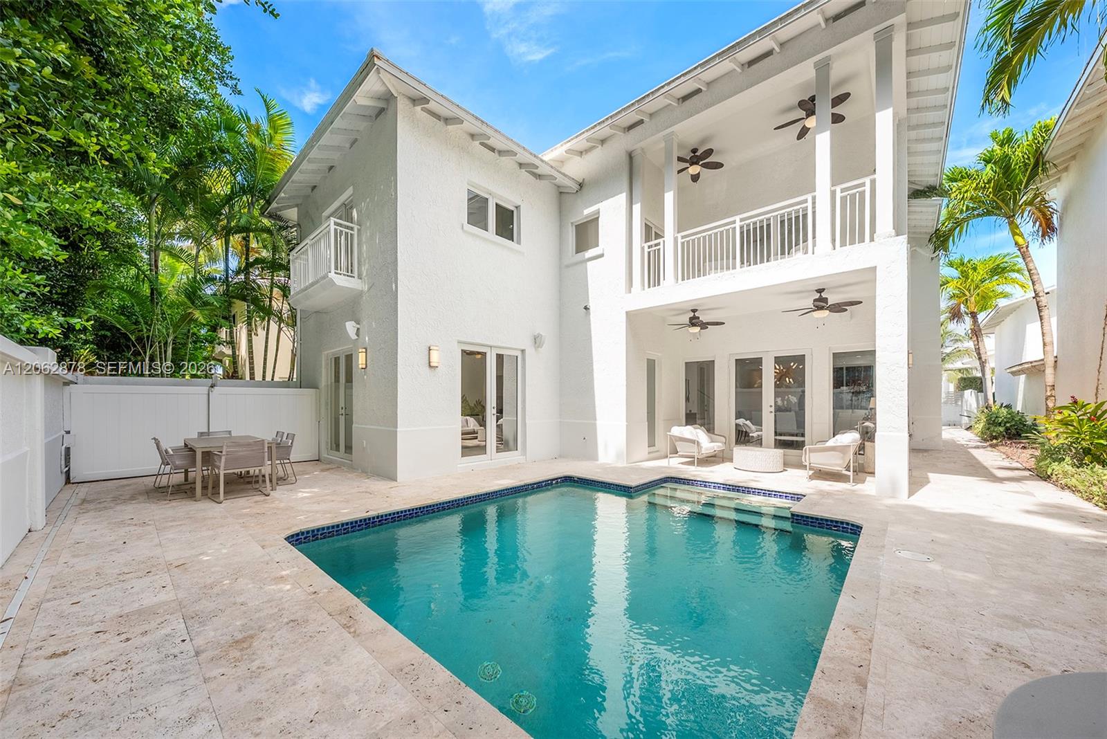 6 Coconut Ln