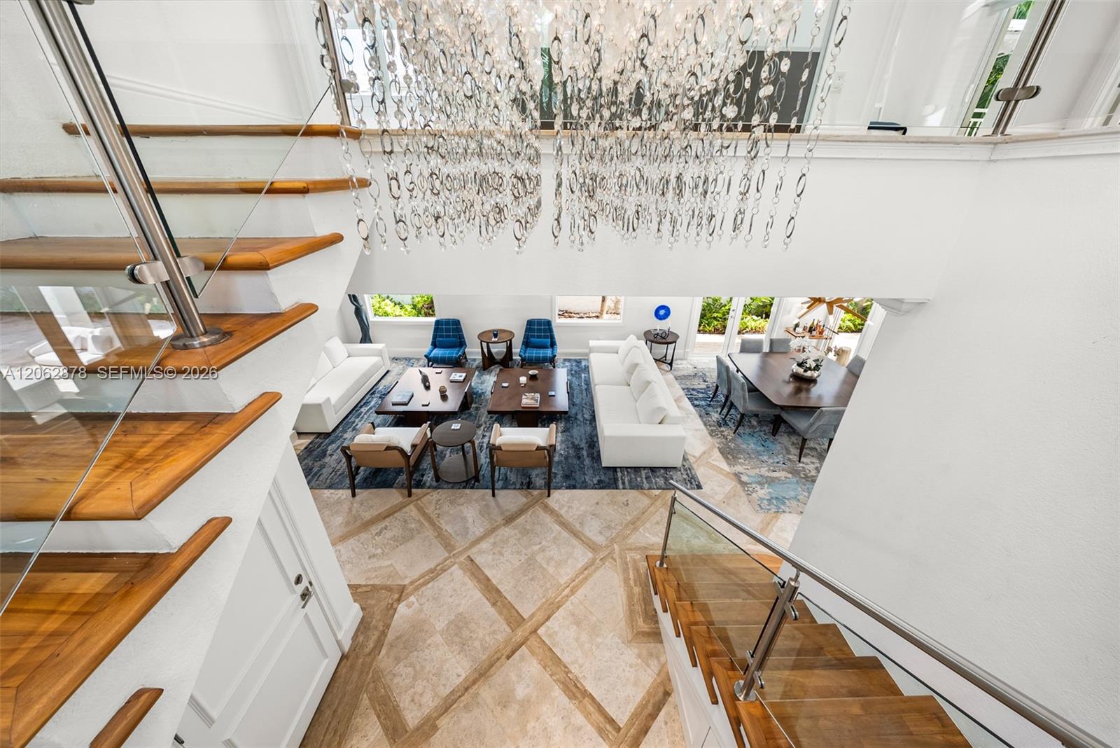 6 Coconut Ln