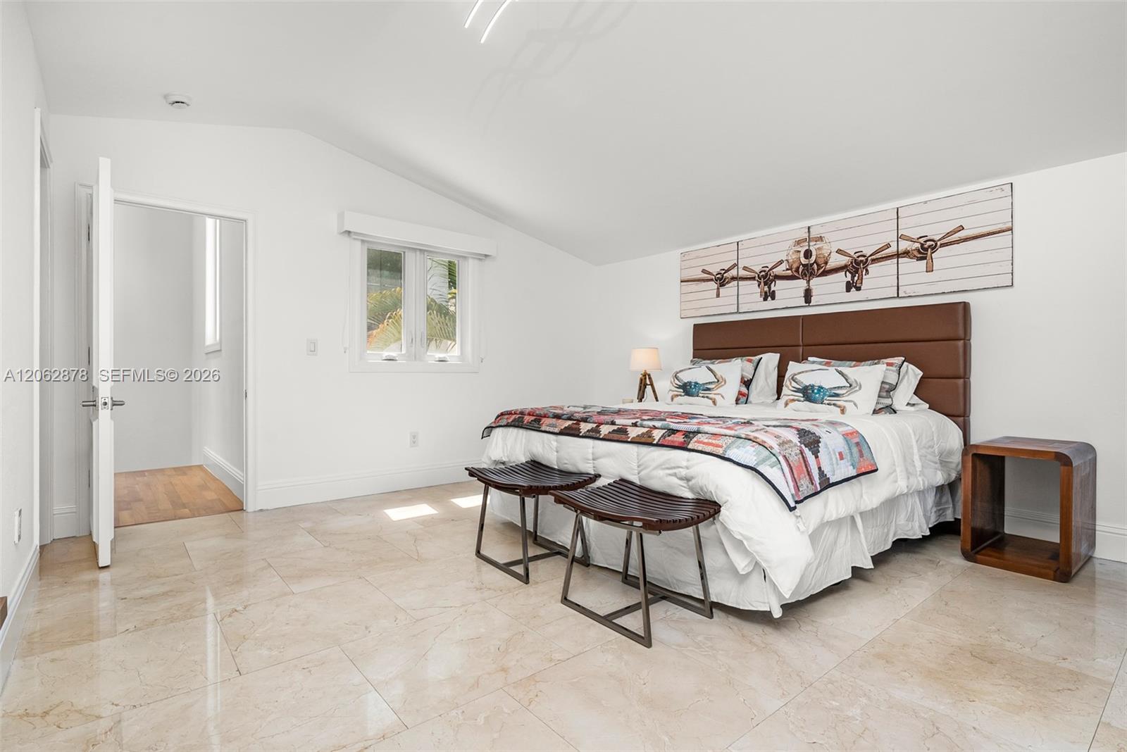 6 Coconut Ln