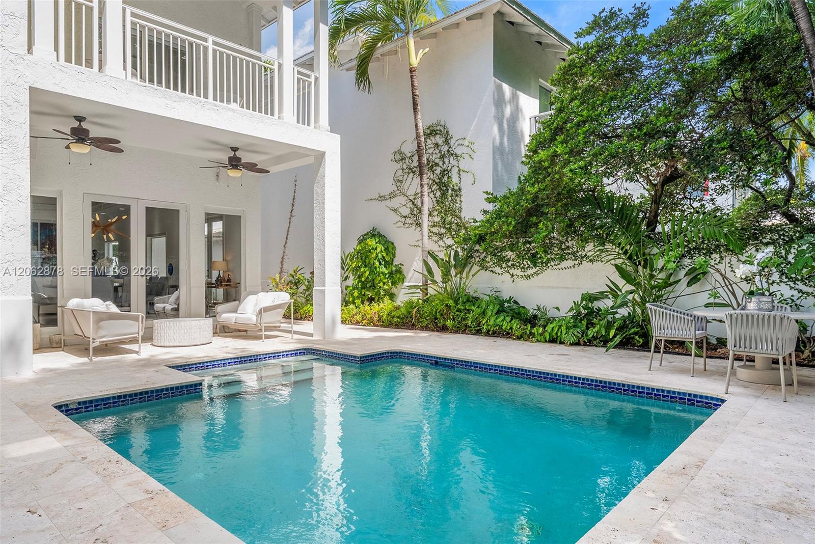 6 Coconut Ln