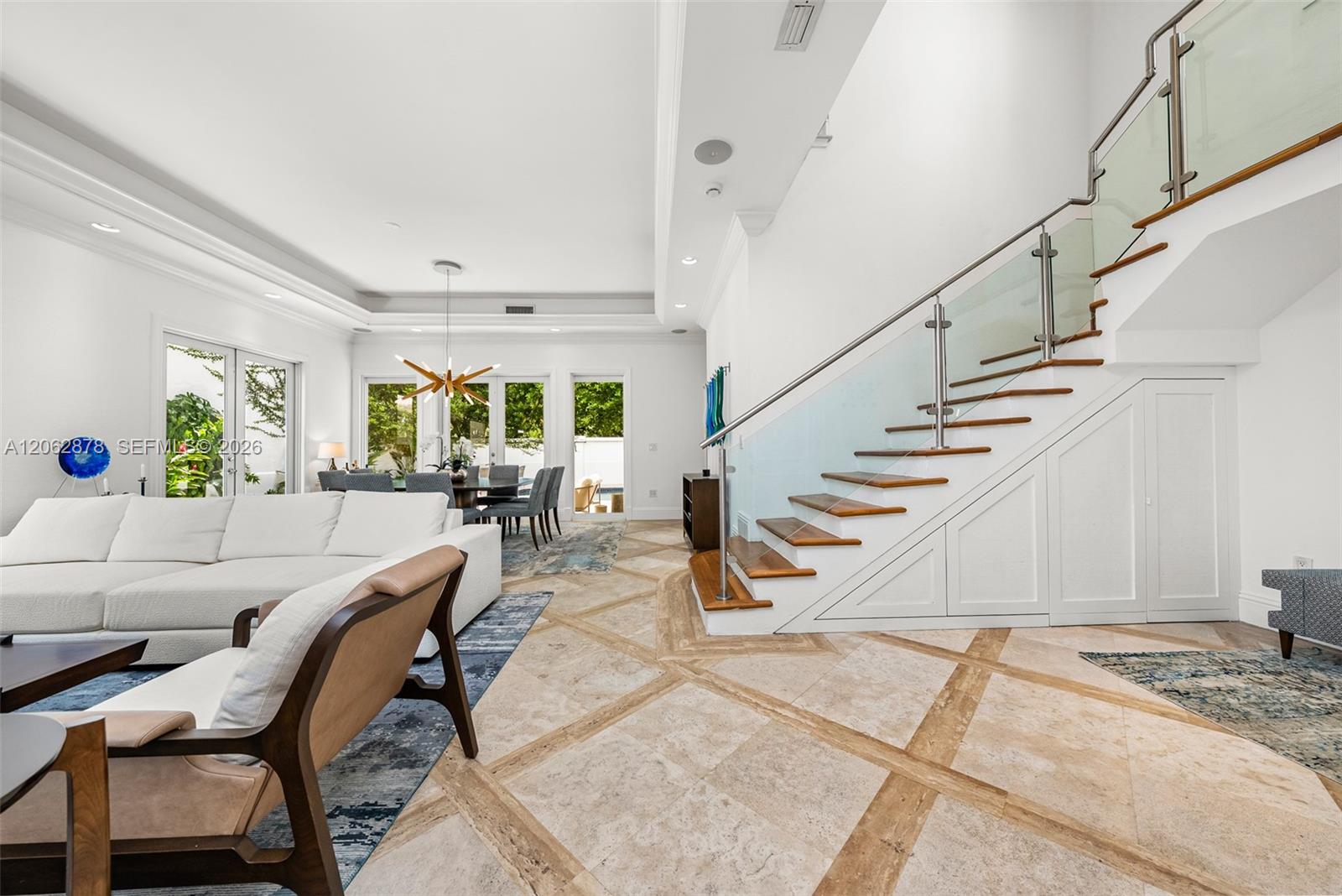 6 Coconut Ln