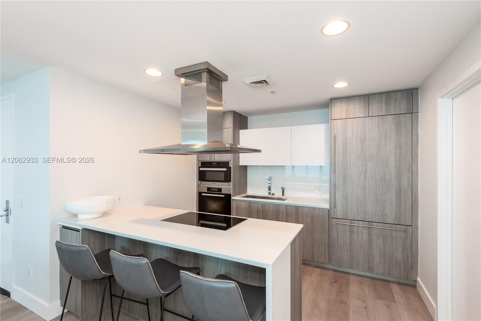 360 Ocean Dr # 904S