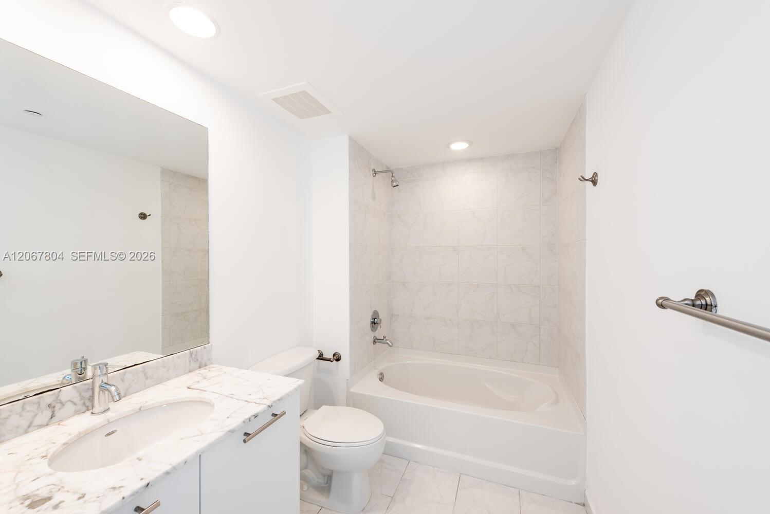 950 Brickell Bay Dr # 2208