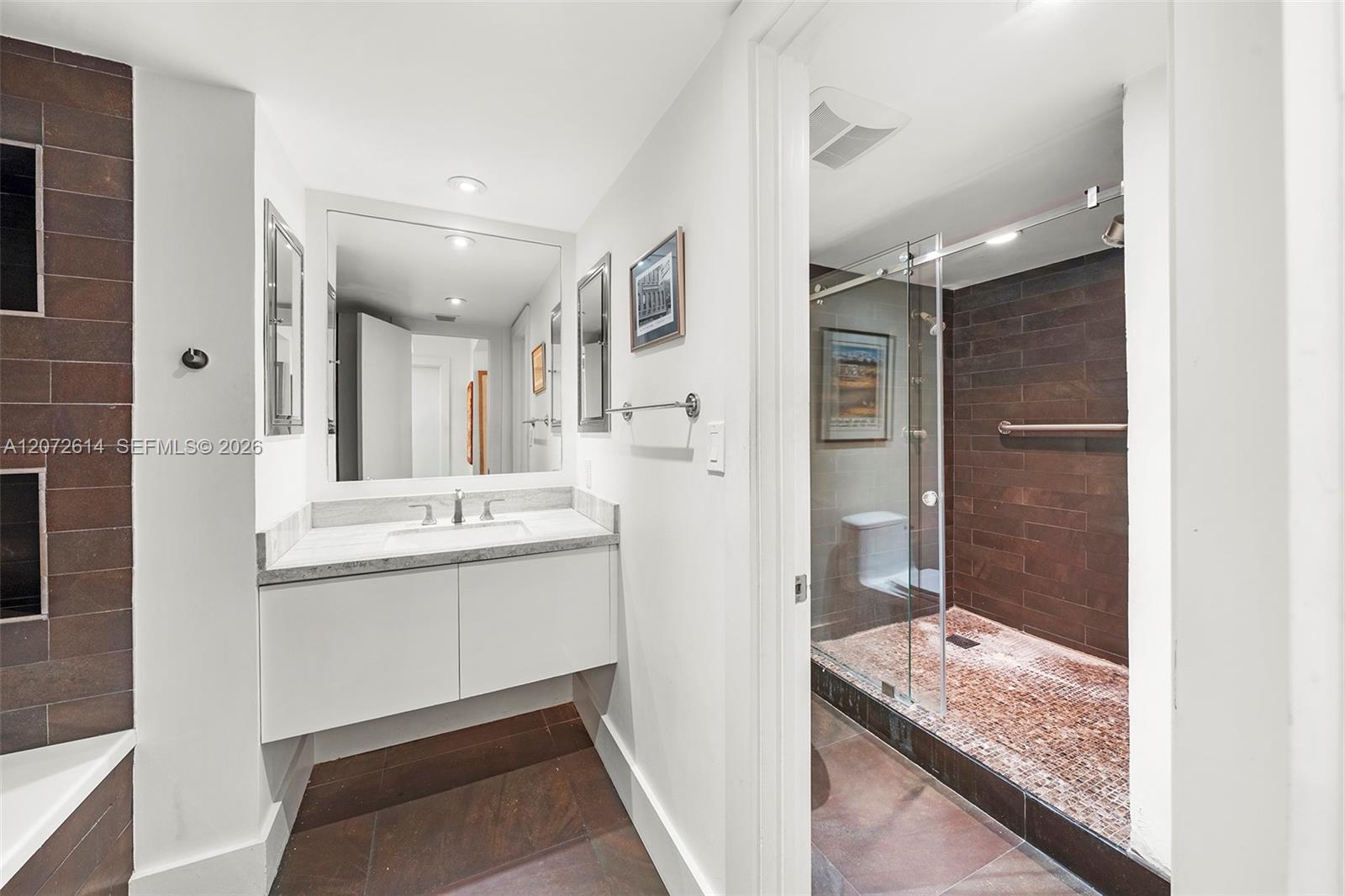 600 Grapetree Dr Unit: 6BS