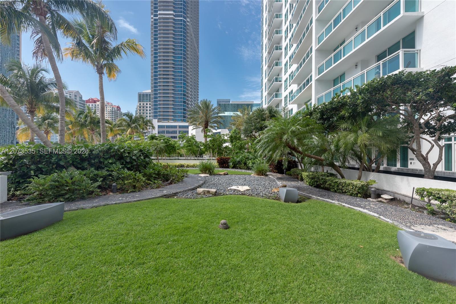 951 Brickell Ave # 2709
