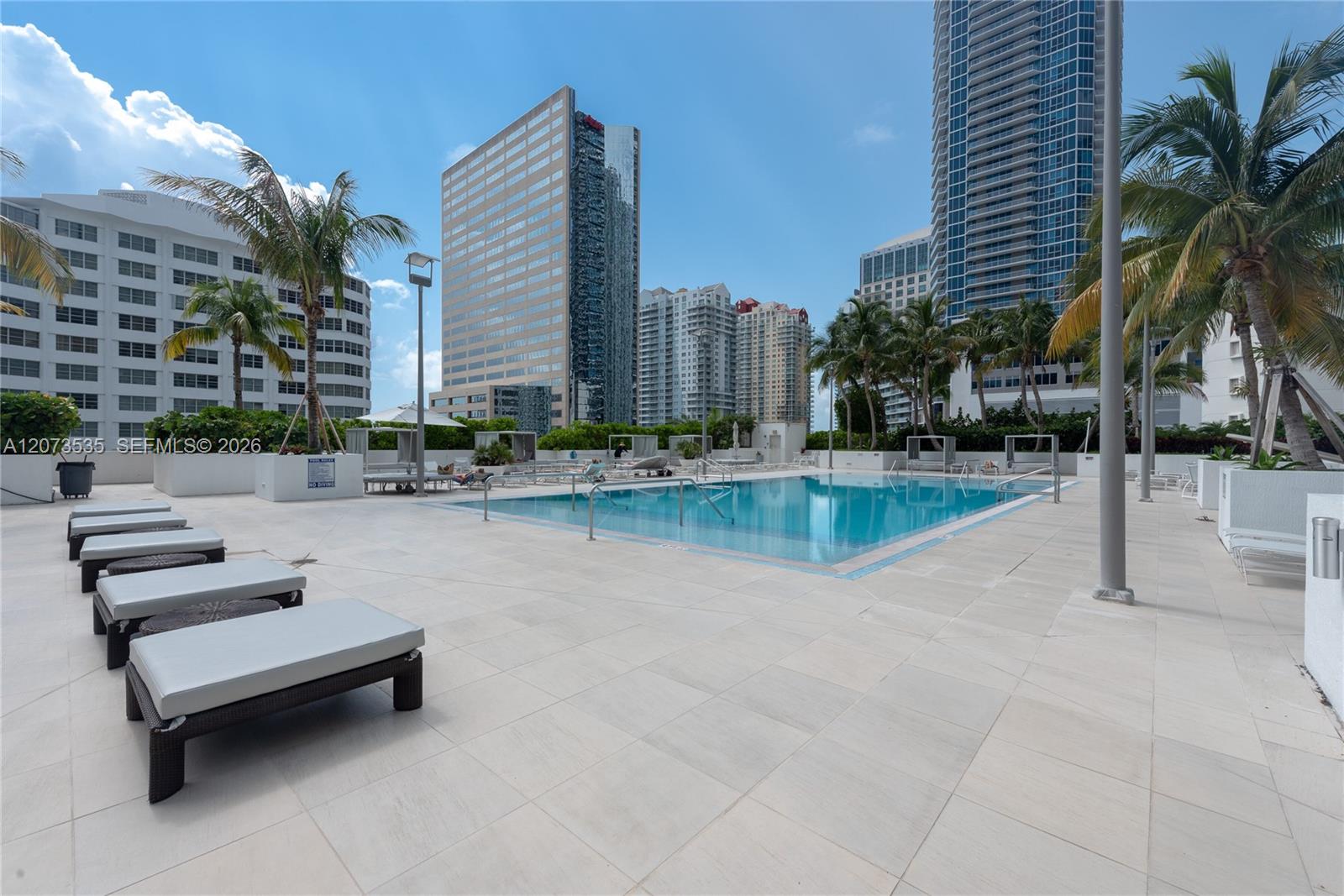 951 Brickell Ave # 2709