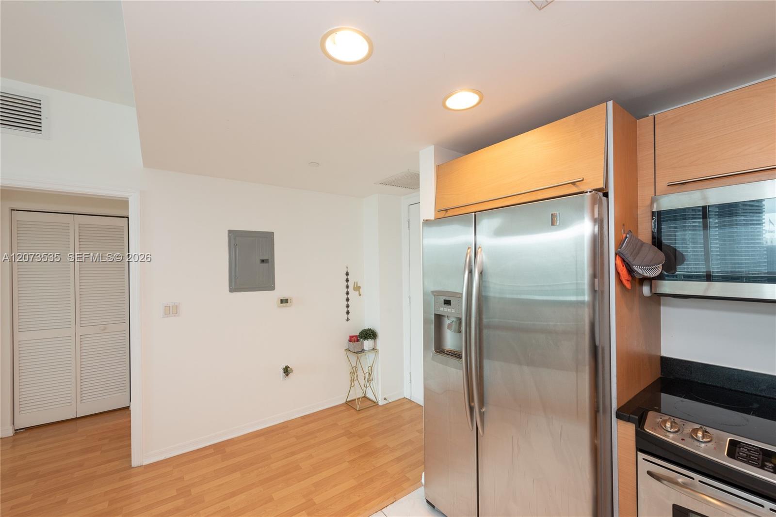 951 Brickell Ave # 2709
