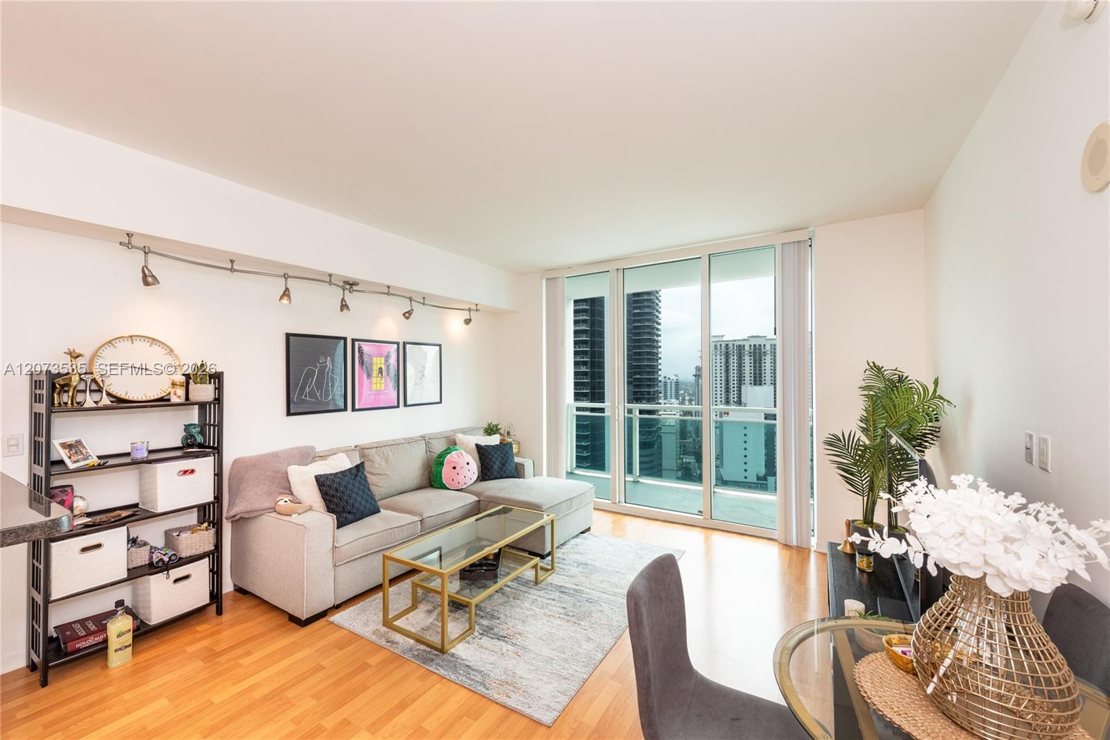 951 Brickell Ave # 2709