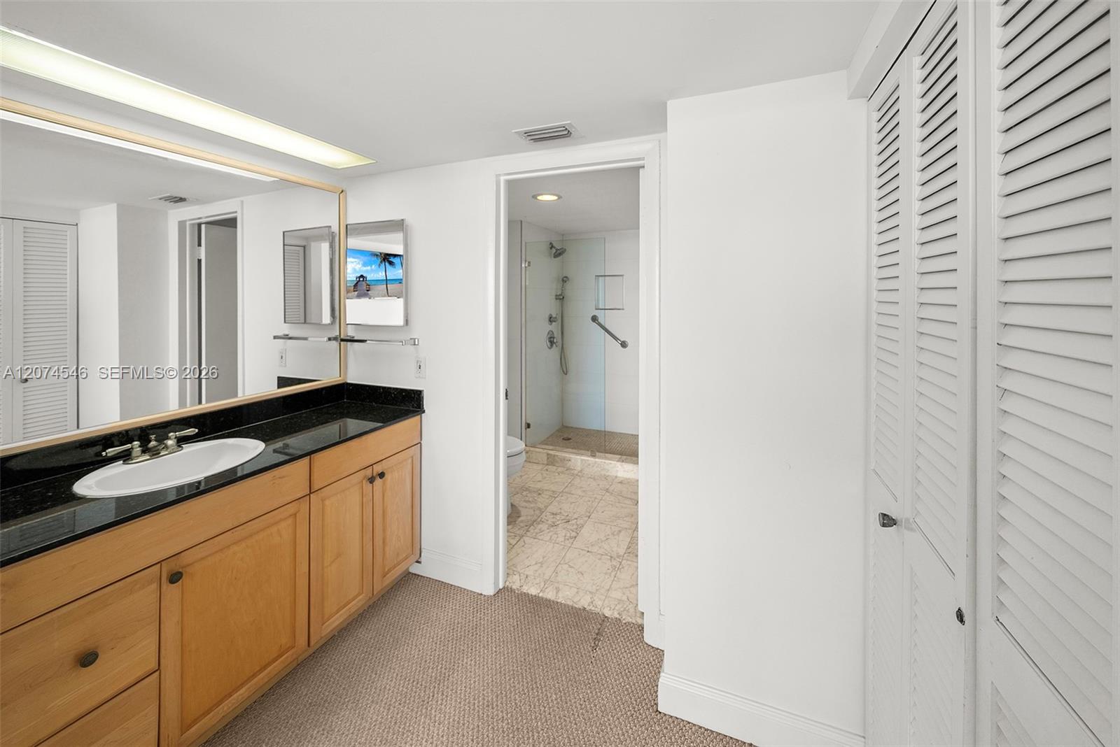 881 Ocean Dr # 16F