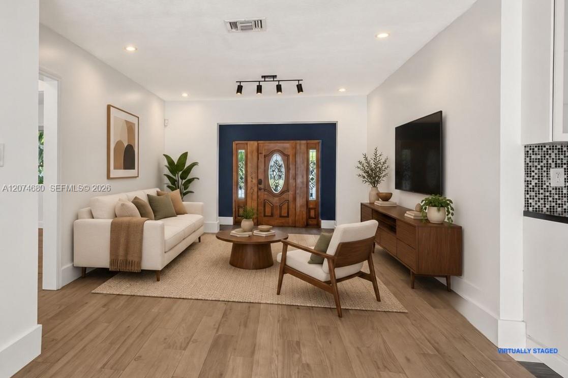 447 Blue Rd