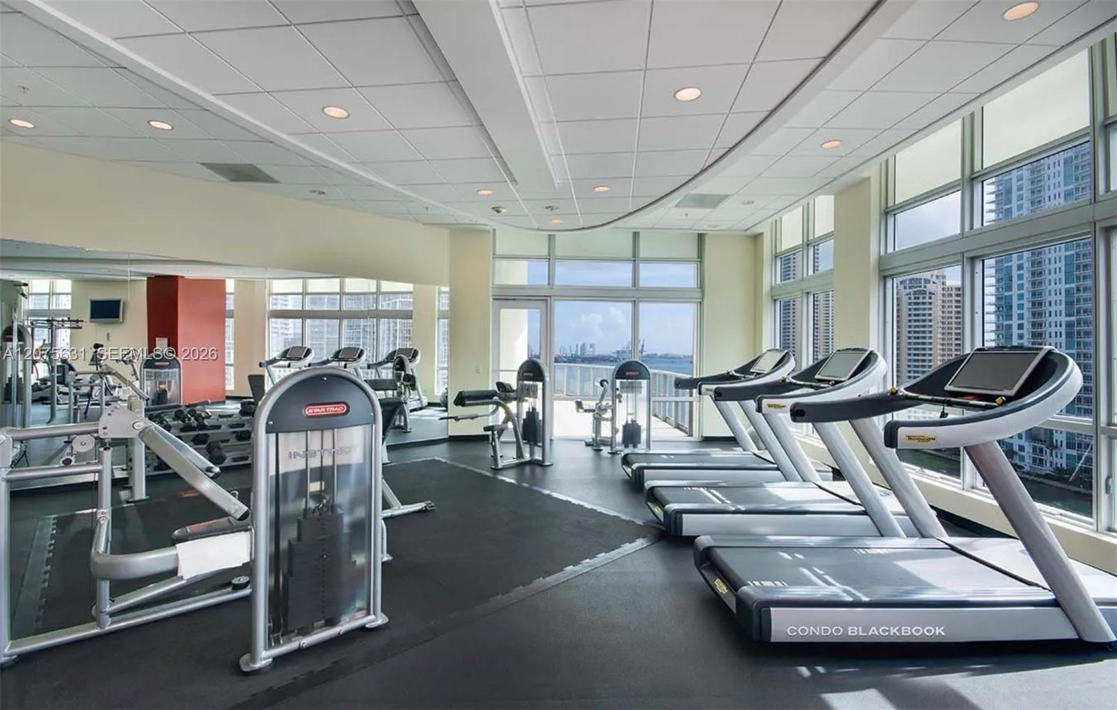 300 S Biscayne Blvd # 2207 Unit: T-2207