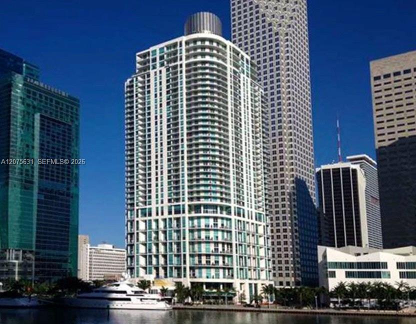 300 S Biscayne Blvd # 2207 Unit: T-2207