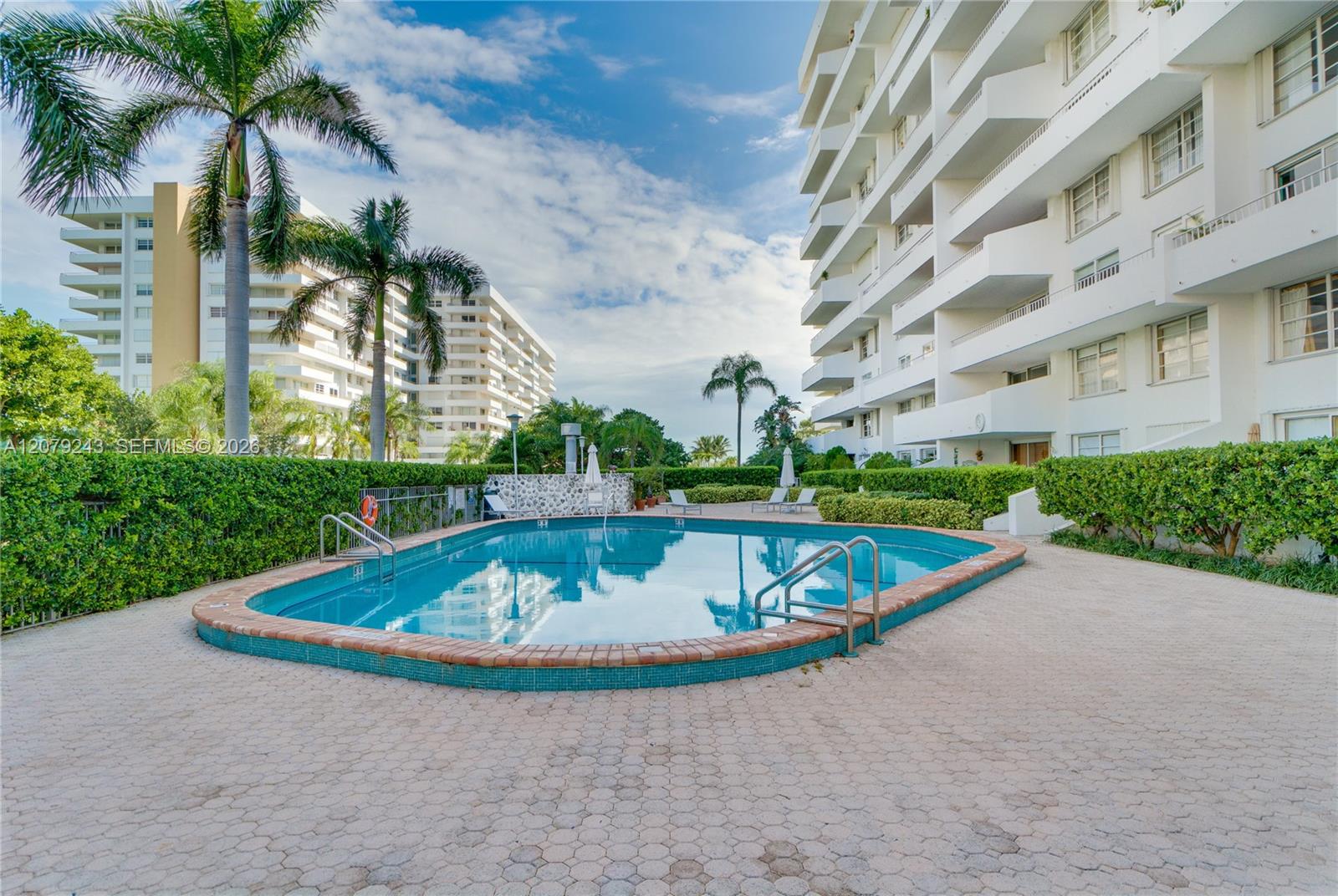 199 Ocean Lane Dr # 206