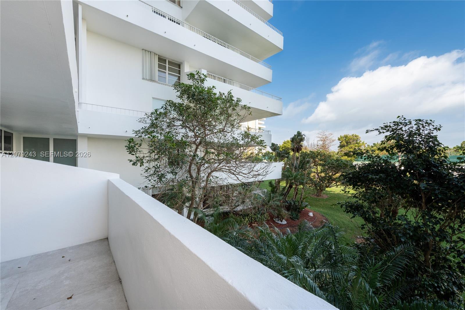 199 Ocean Lane Dr # 206