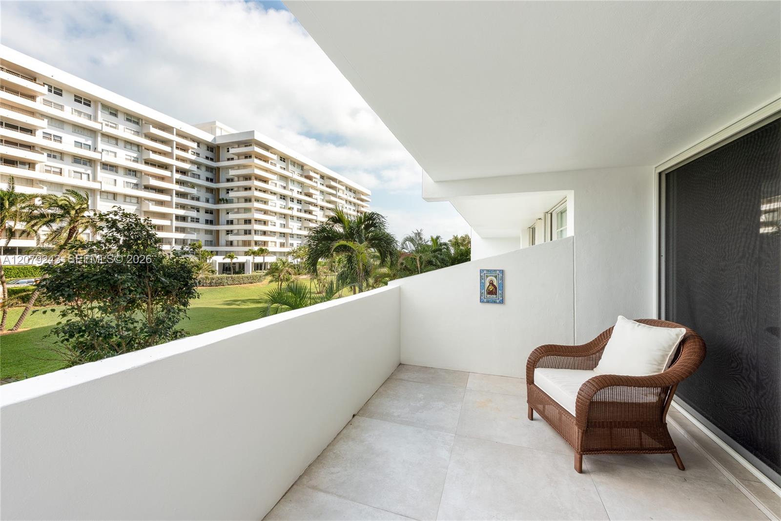 199 Ocean Lane Dr # 206
