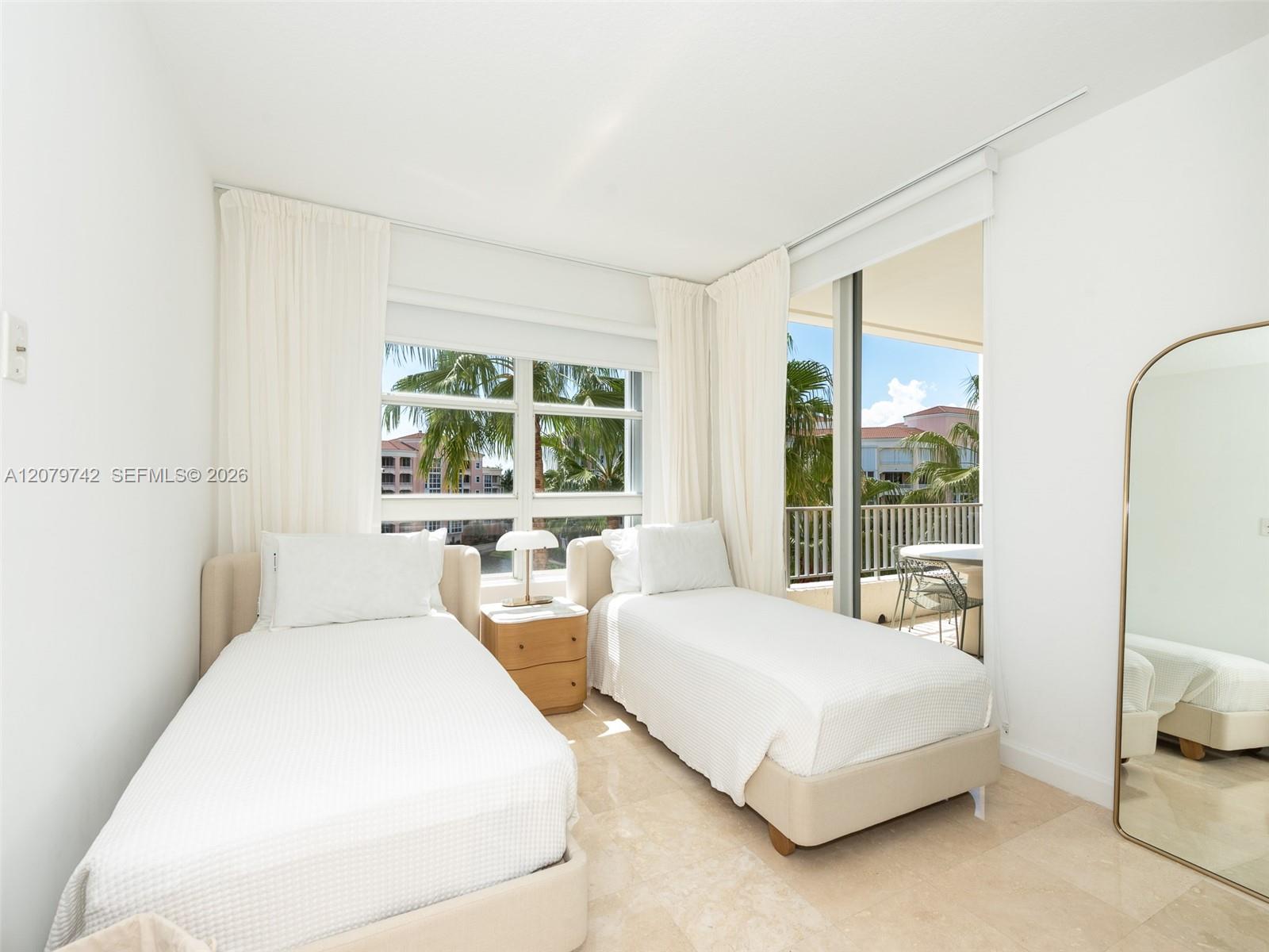 705 Crandon Blvd # 506