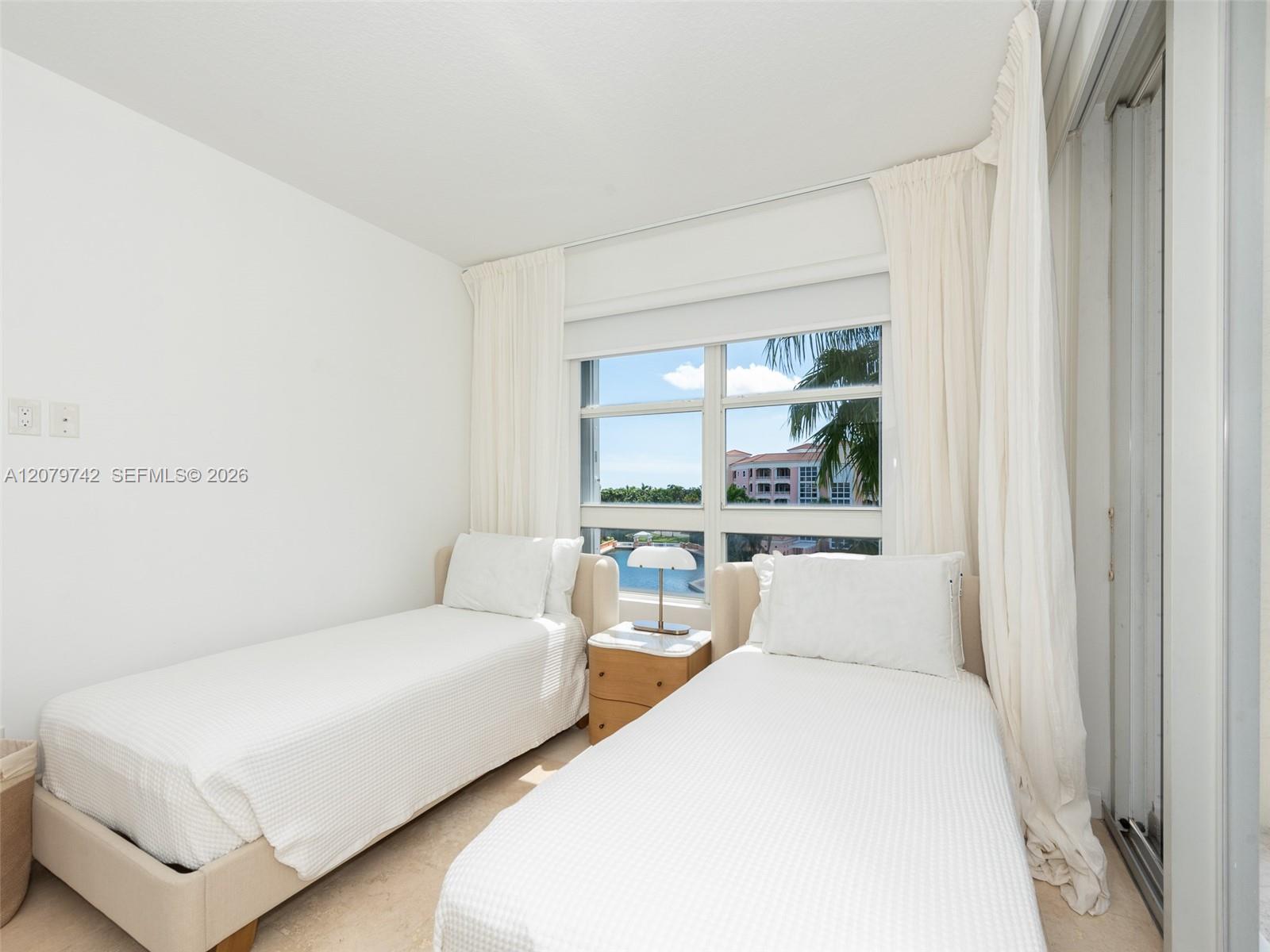 705 Crandon Blvd # 506