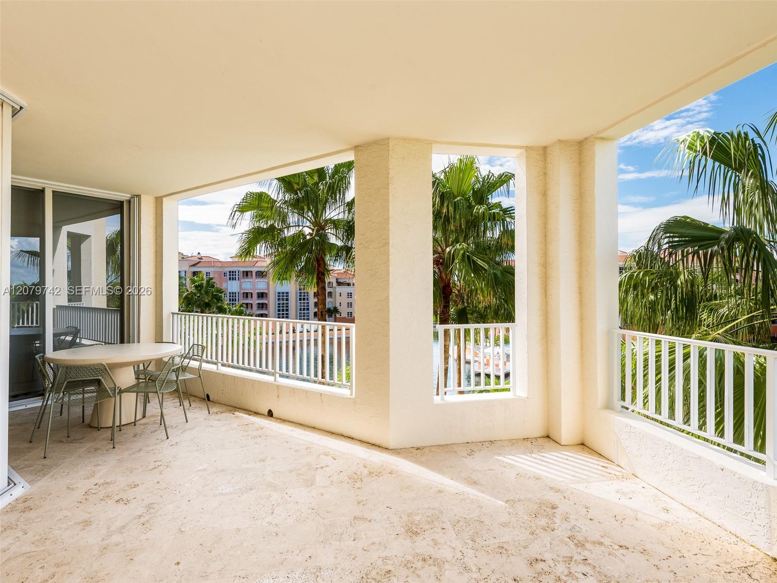 705 Crandon Blvd # 506