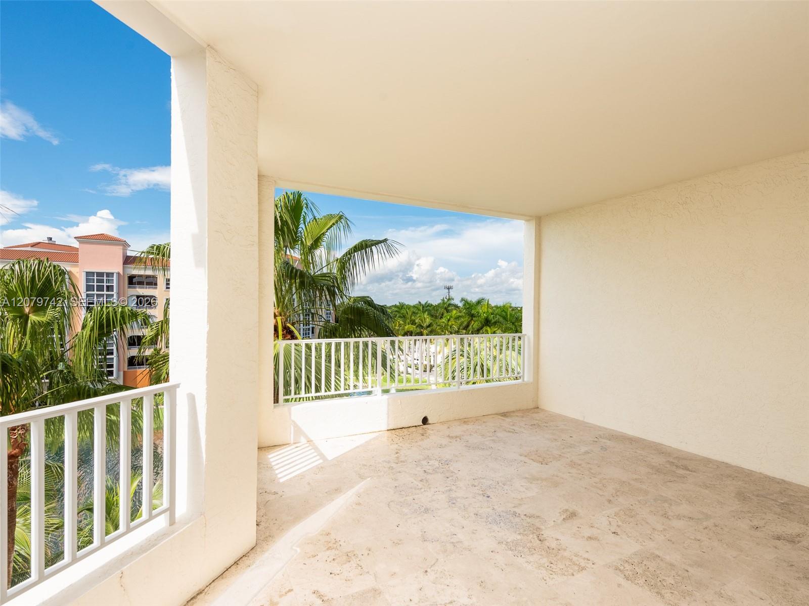 705 Crandon Blvd # 506
