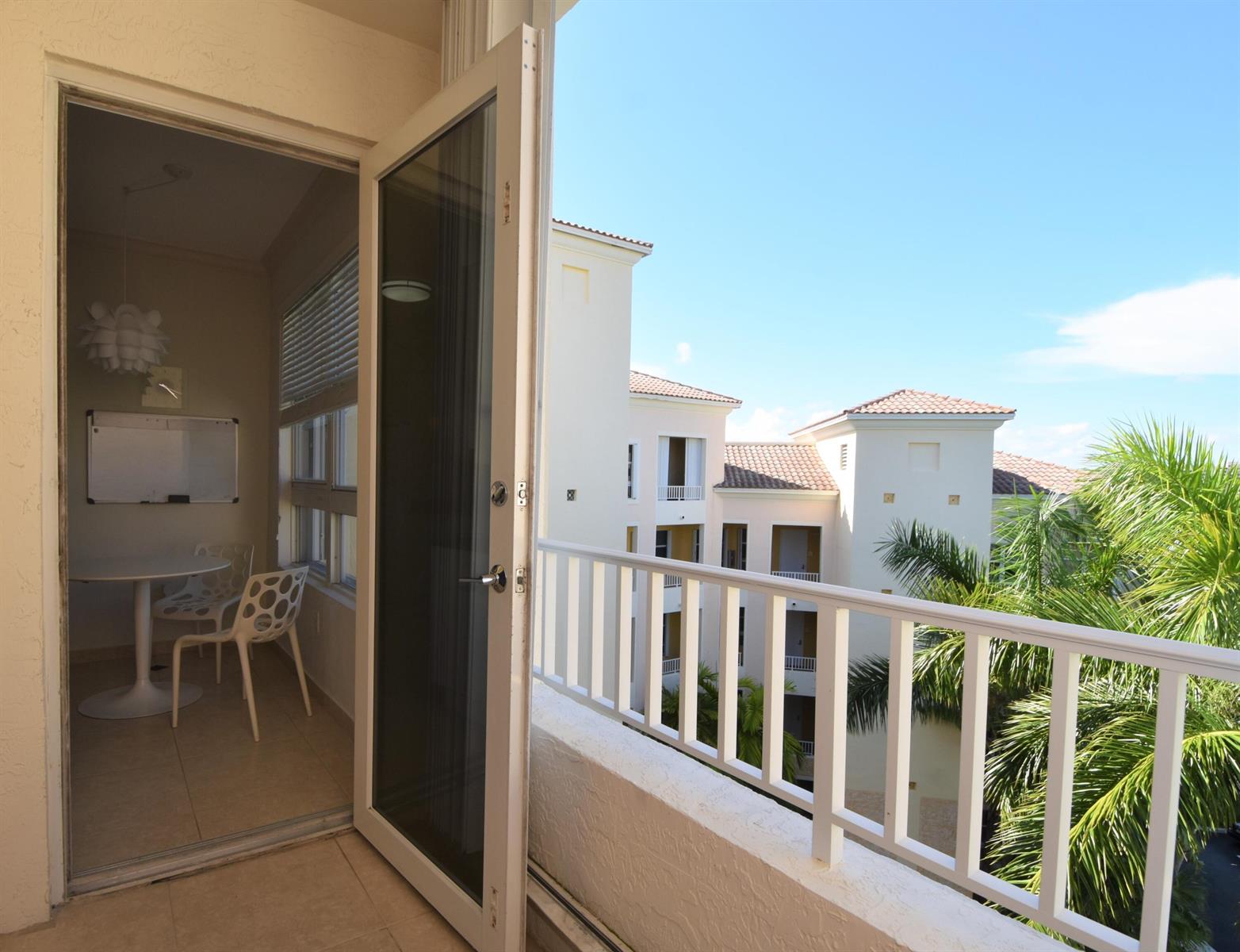 707 CRANDON Boulevard # 8 Unit: PH-8