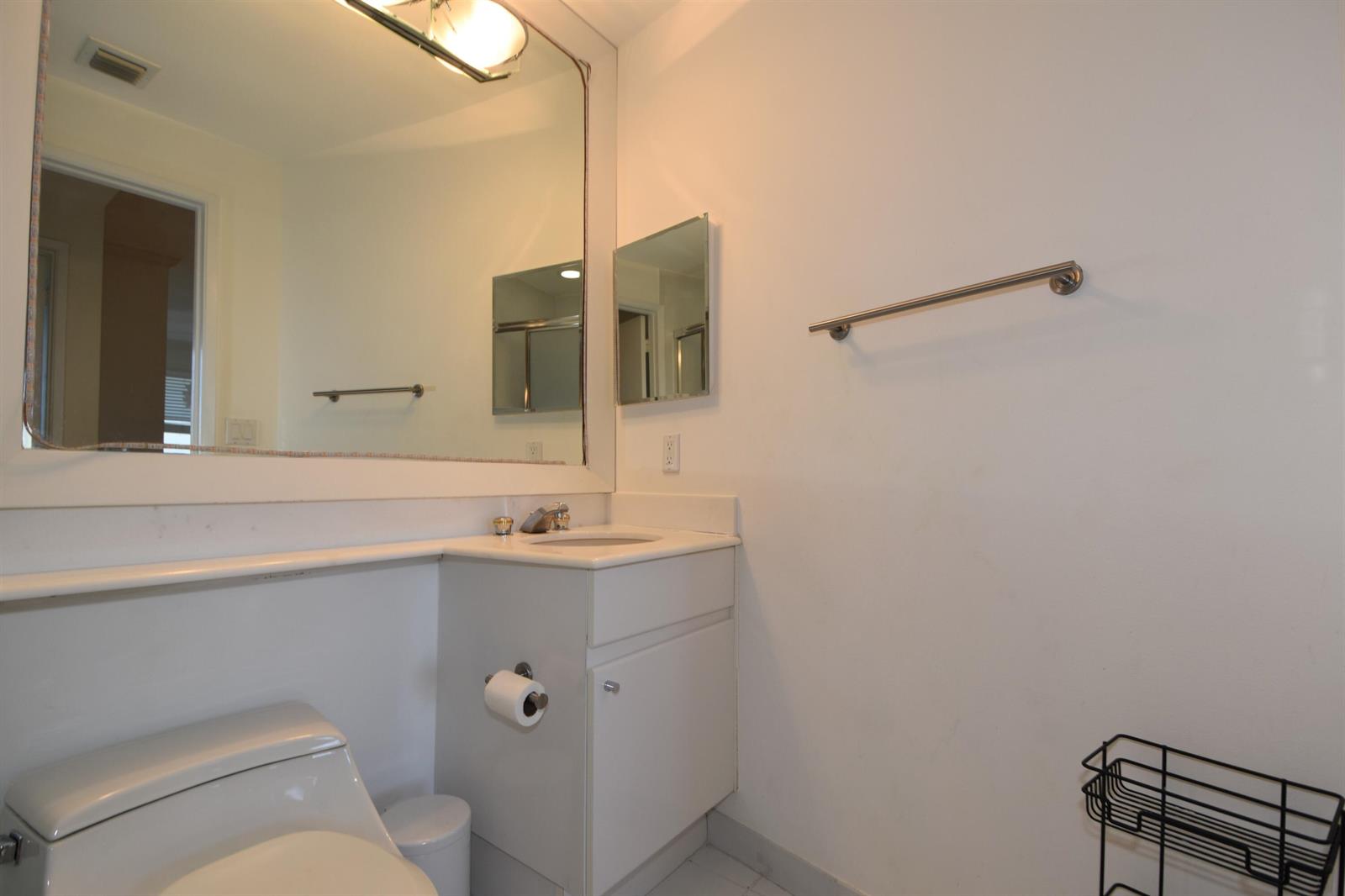 707 CRANDON Boulevard # 8 Unit: PH-8