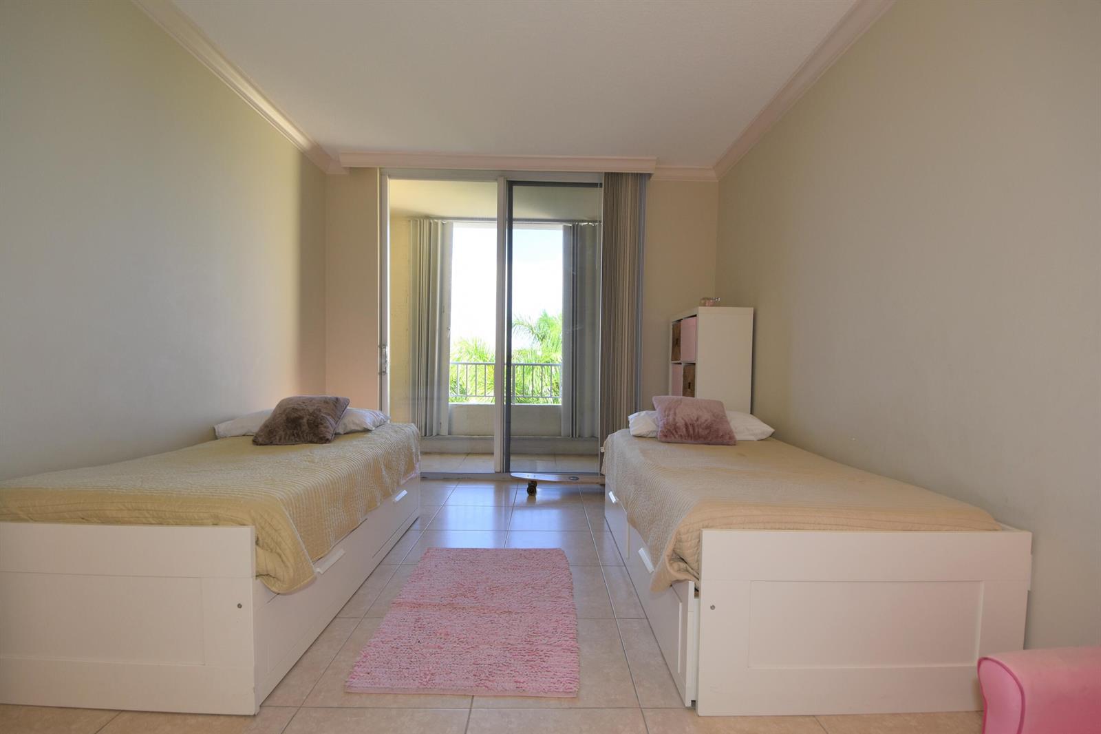707 CRANDON Boulevard # 8 Unit: PH-8
