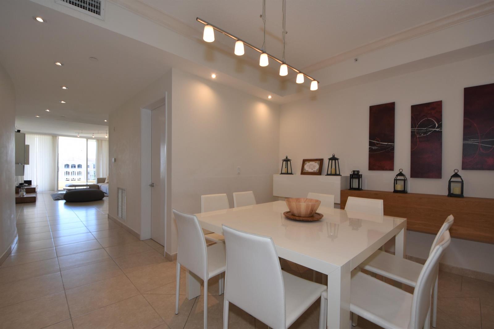 707 CRANDON Boulevard # 8 Unit: PH-8