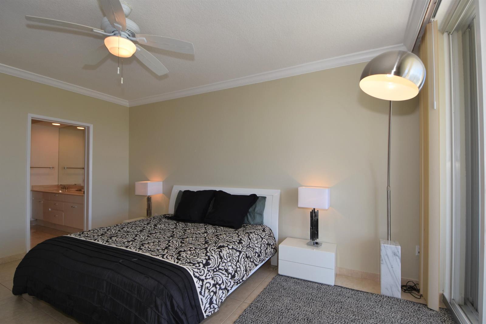707 CRANDON Boulevard # 8 Unit: PH-8