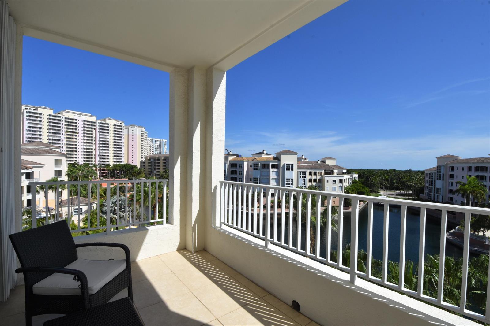 707 CRANDON Boulevard # 8 Unit: PH-8