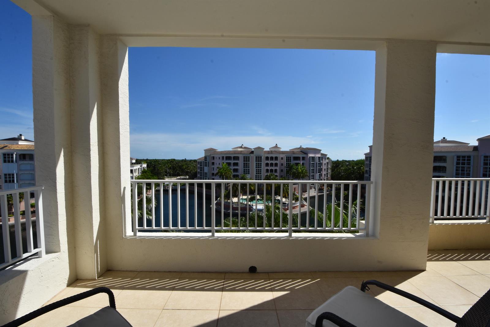 707 CRANDON Boulevard # 8 Unit: PH-8