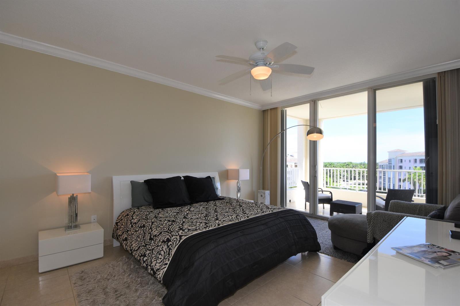 707 CRANDON Boulevard # 8 Unit: PH-8