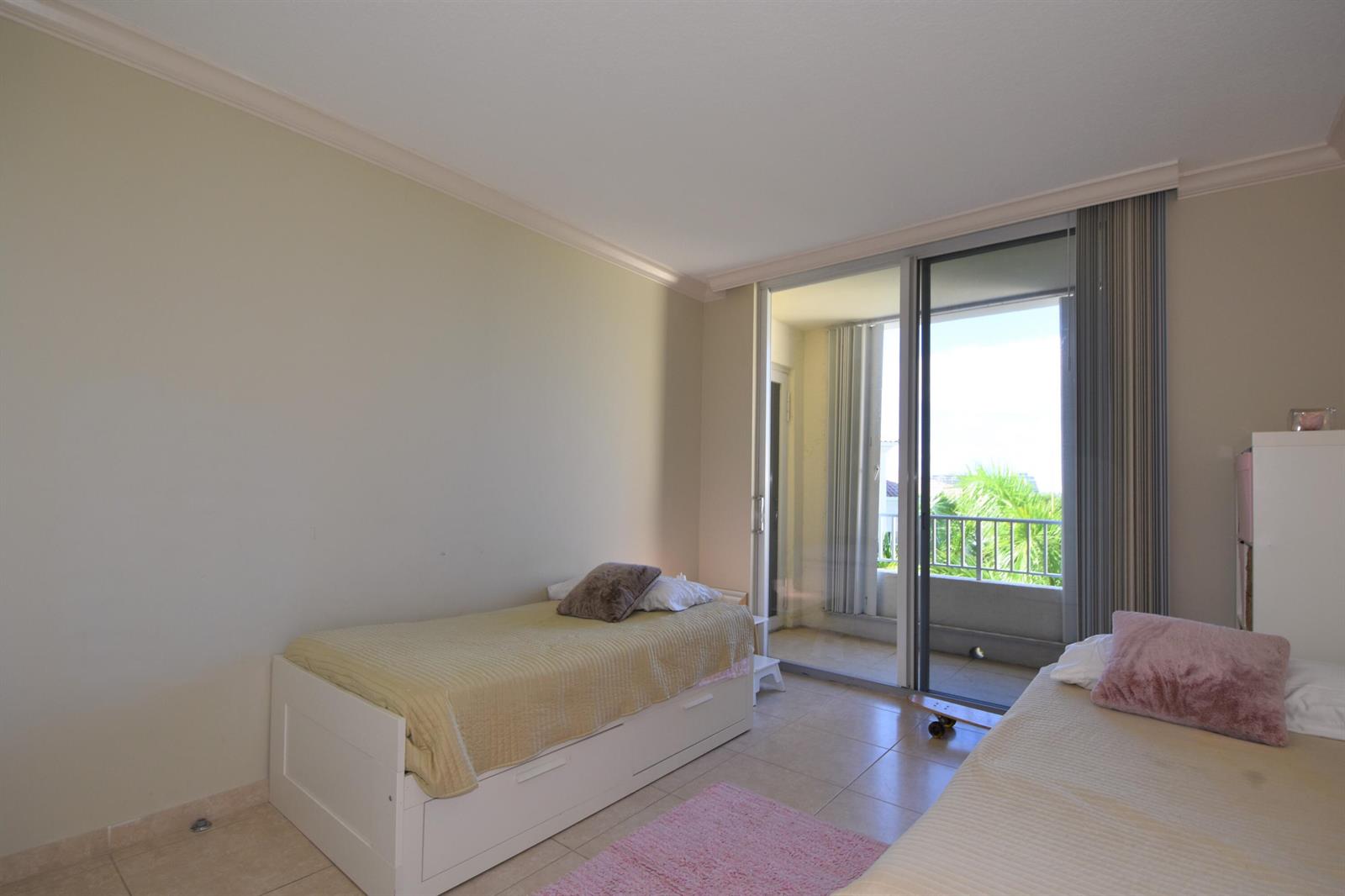 707 CRANDON Boulevard # 8 Unit: PH-8