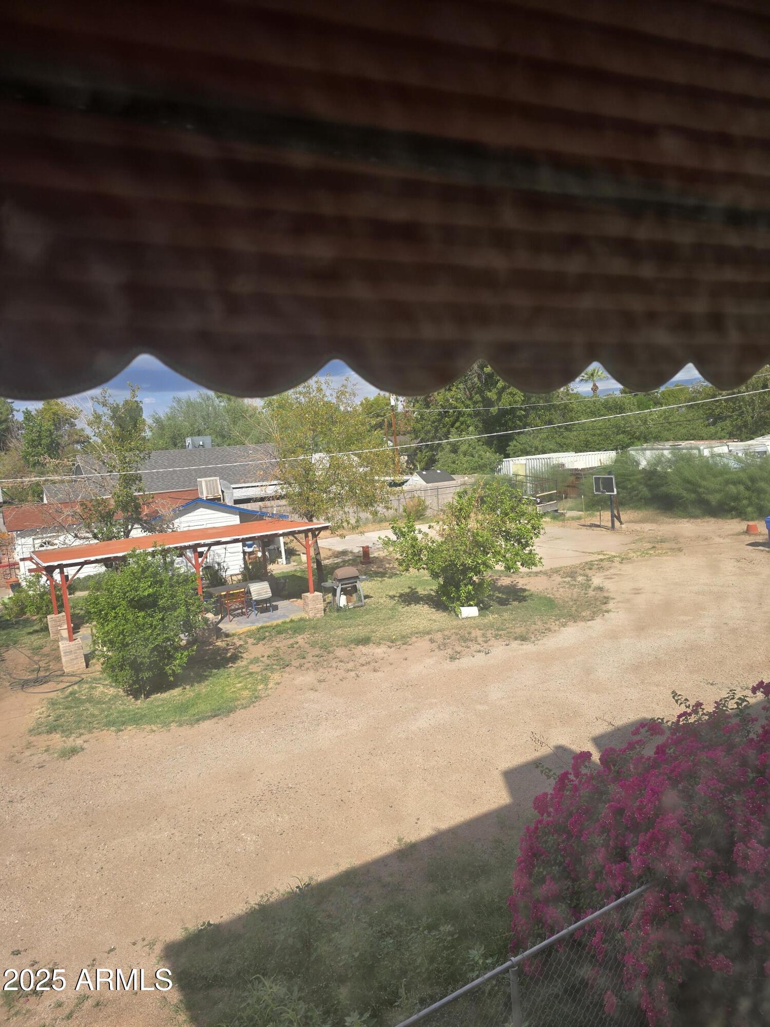 2118 W BELMONT Avenue