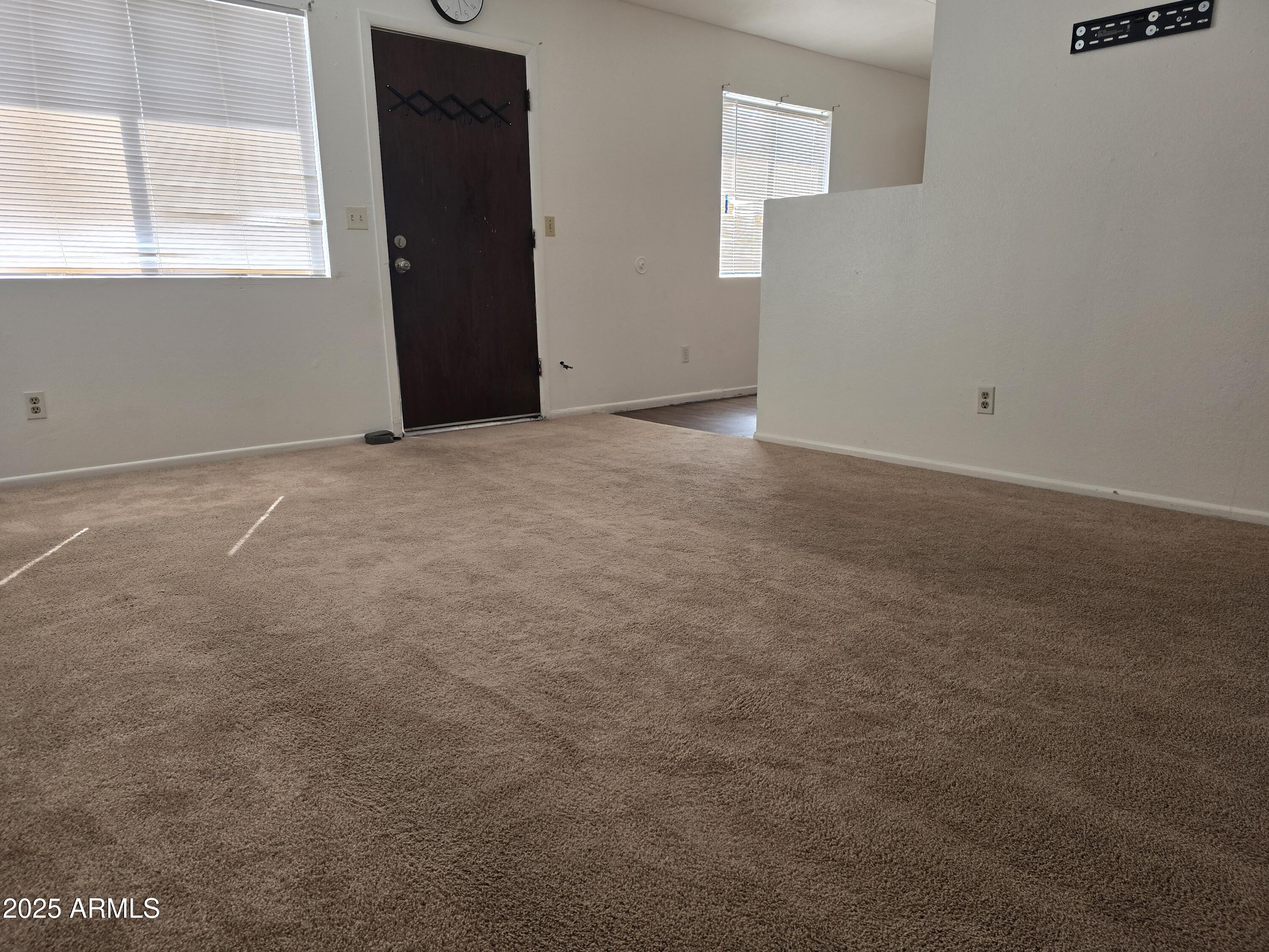 2118 W BELMONT Avenue