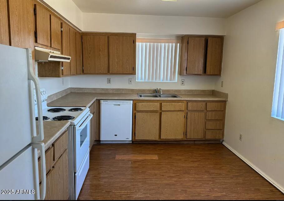 2118 W BELMONT Avenue