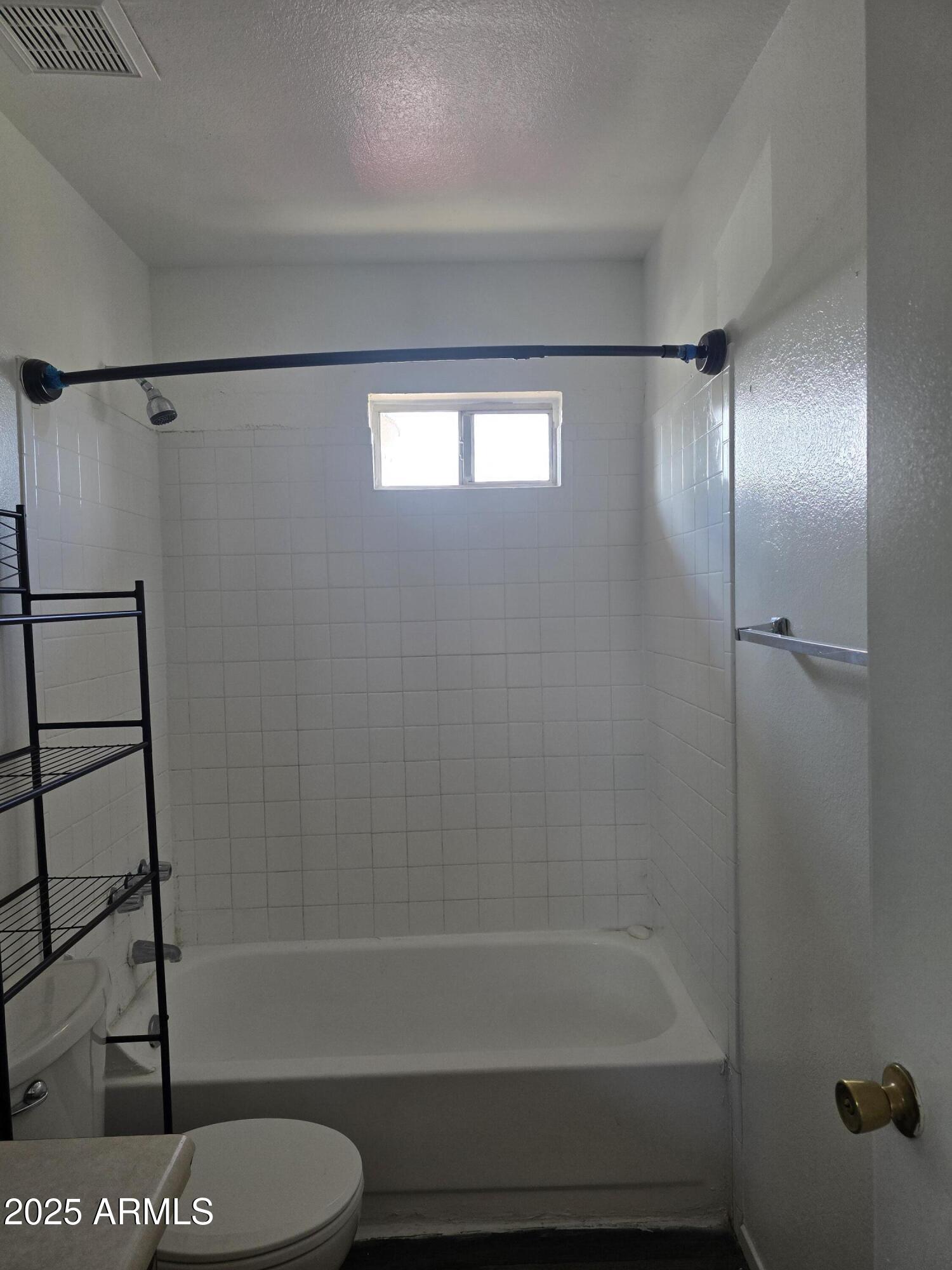 2118 W BELMONT Avenue