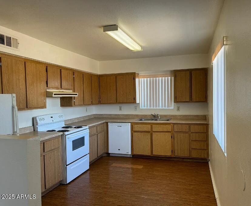 2118 W BELMONT Avenue