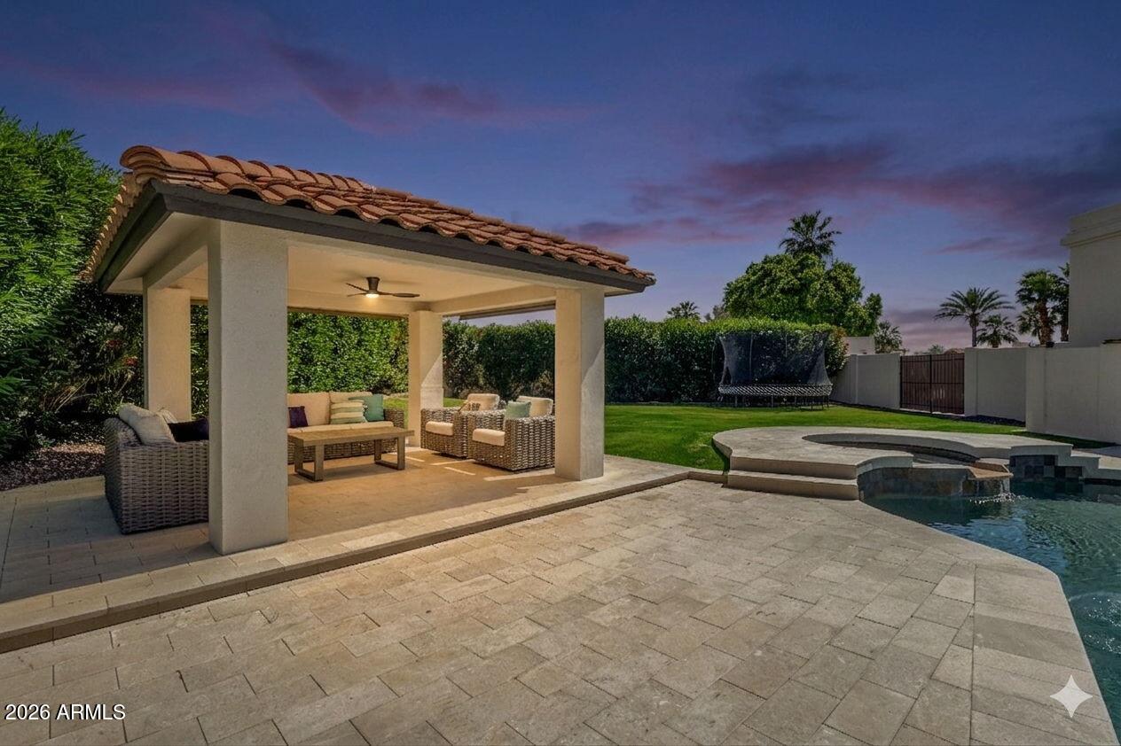 10845 E POINSETTIA Drive