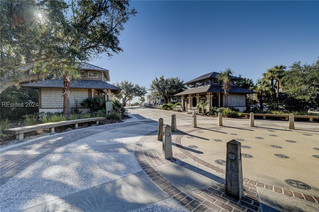 1 Tanglewood Drive Unit: 404