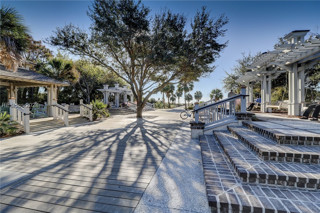 1 Tanglewood Drive Unit: 404