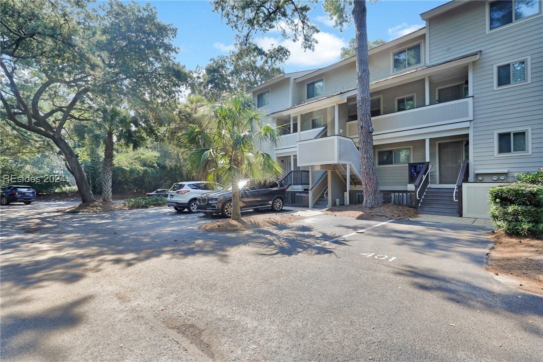 1 Tanglewood Drive Unit: 404