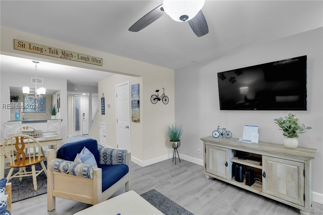 1 Tanglewood Drive Unit: 404