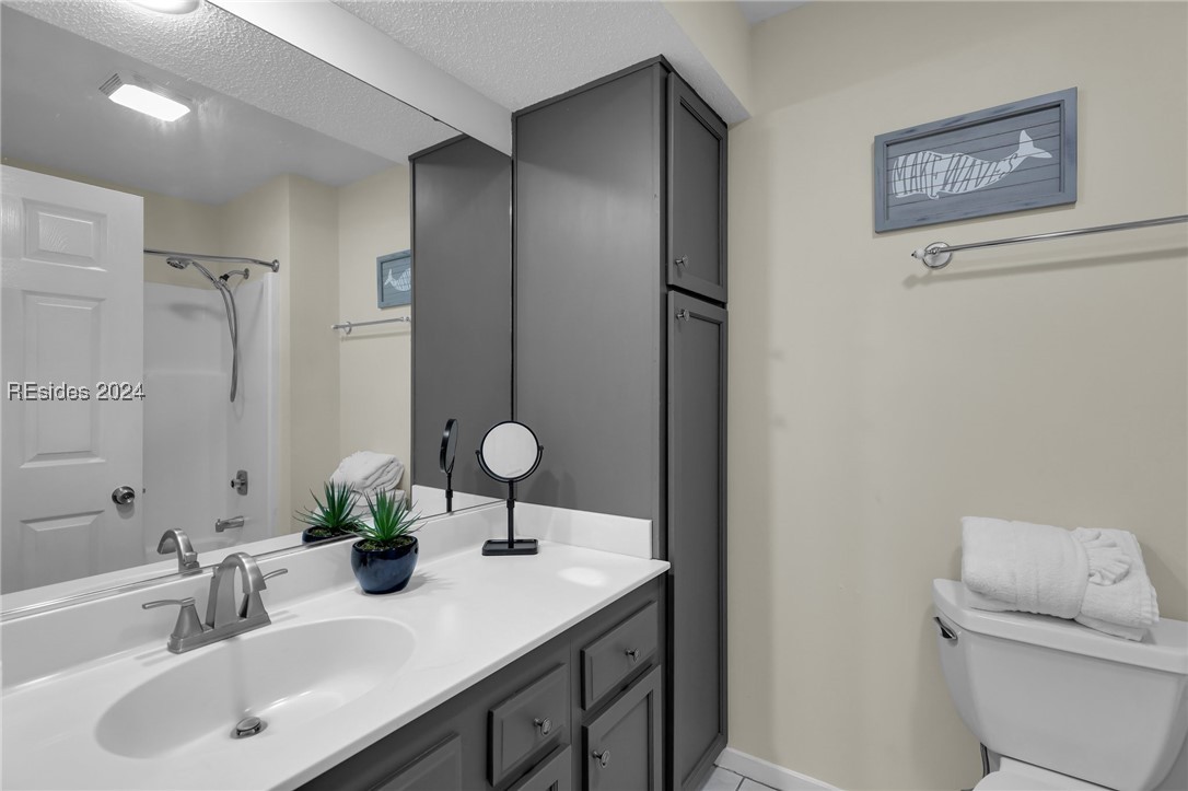 1 Tanglewood Drive Unit: 404