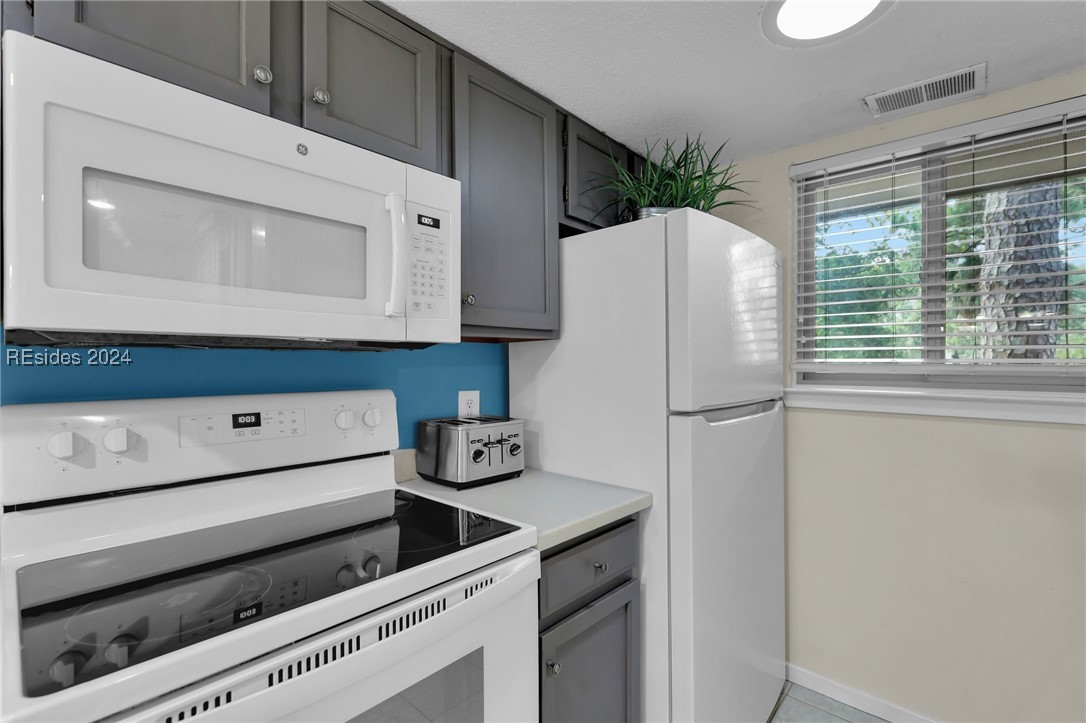 1 Tanglewood Drive Unit: 404