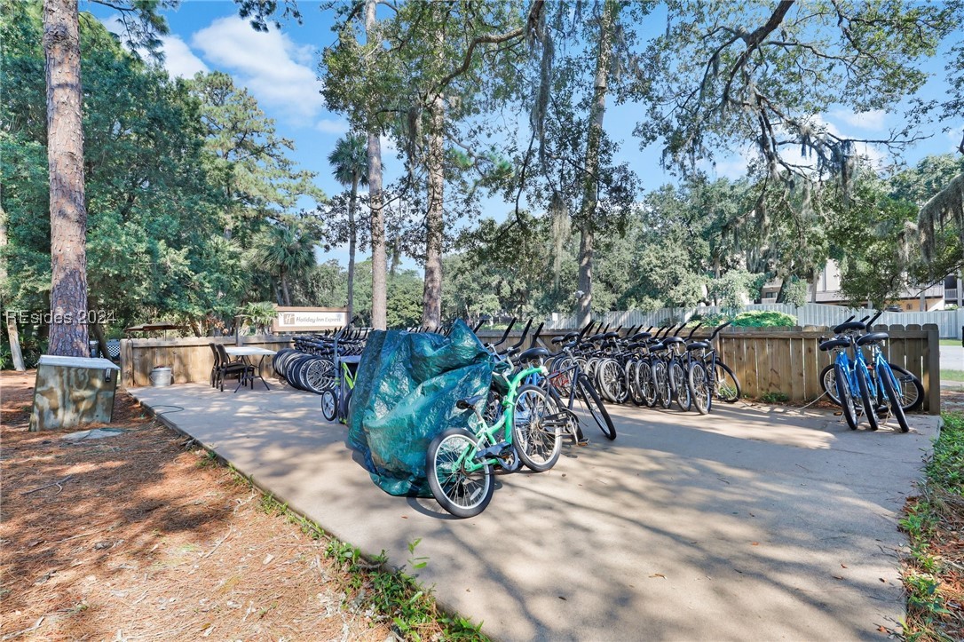 1 Tanglewood Drive Unit: 404