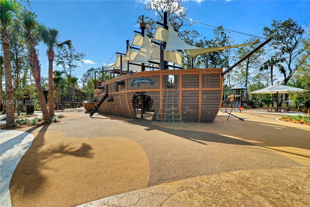 1 Tanglewood Drive Unit: 404