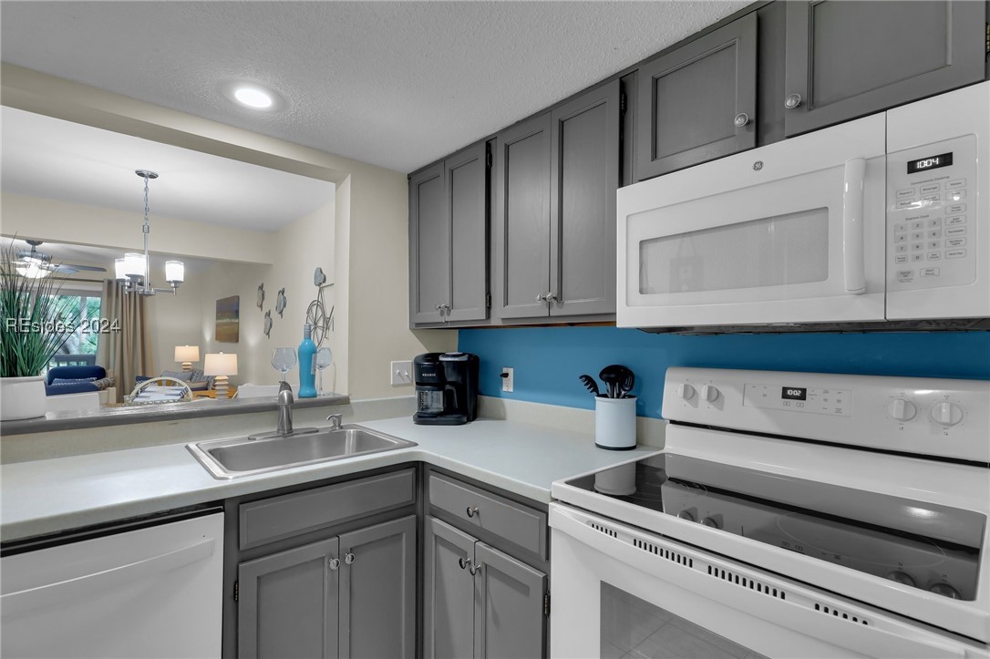 1 Tanglewood Drive Unit: 404