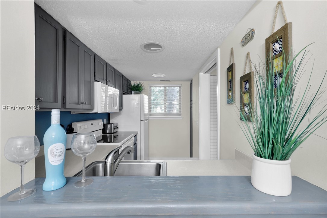 1 Tanglewood Drive Unit: 404