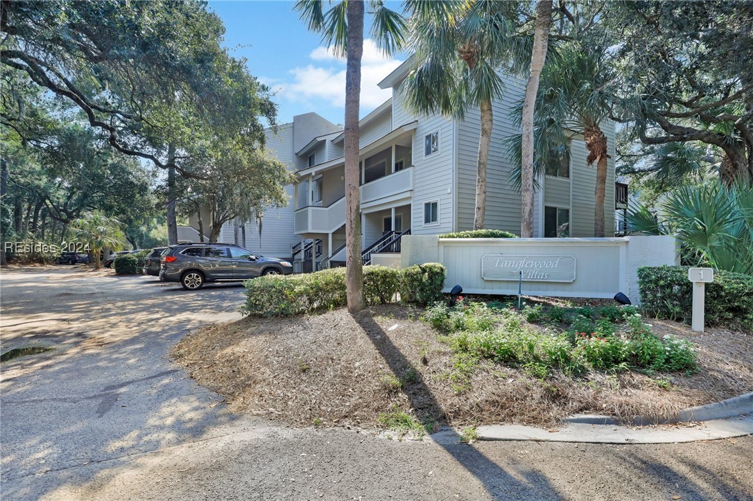 1 Tanglewood Drive Unit: 404