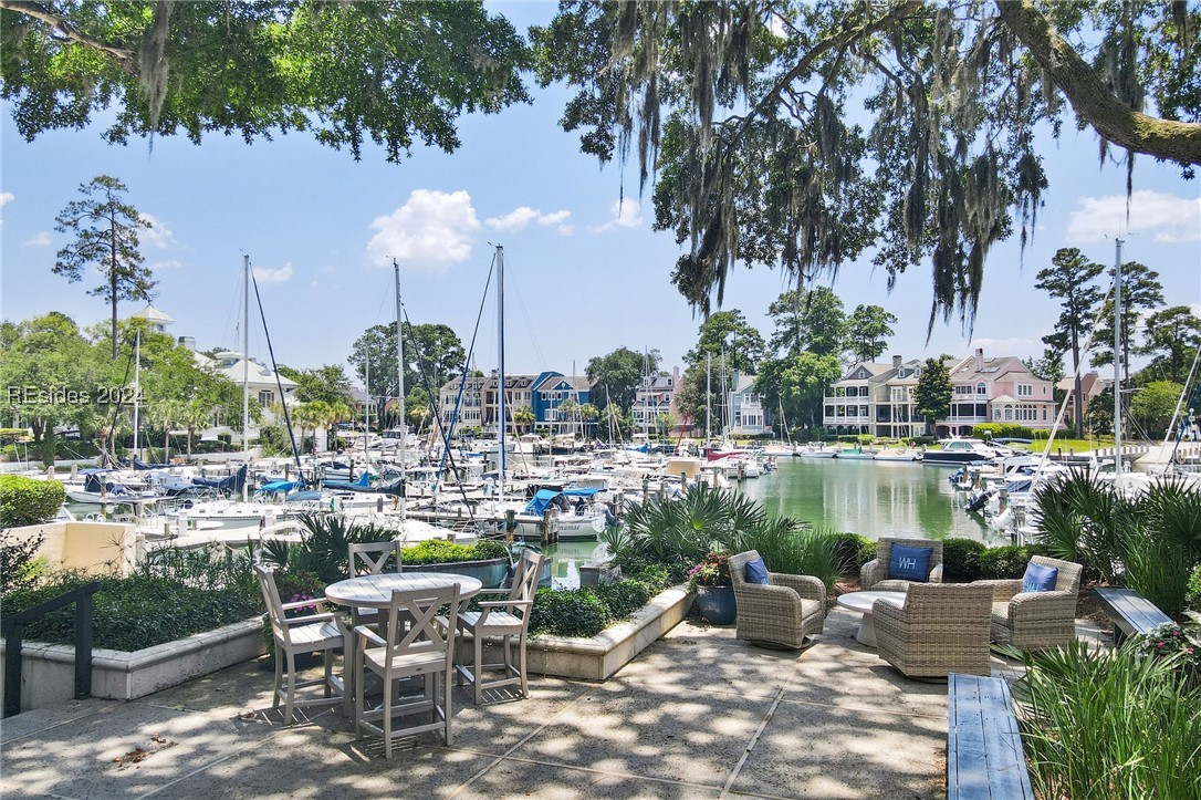 94 Crosstree Drive N